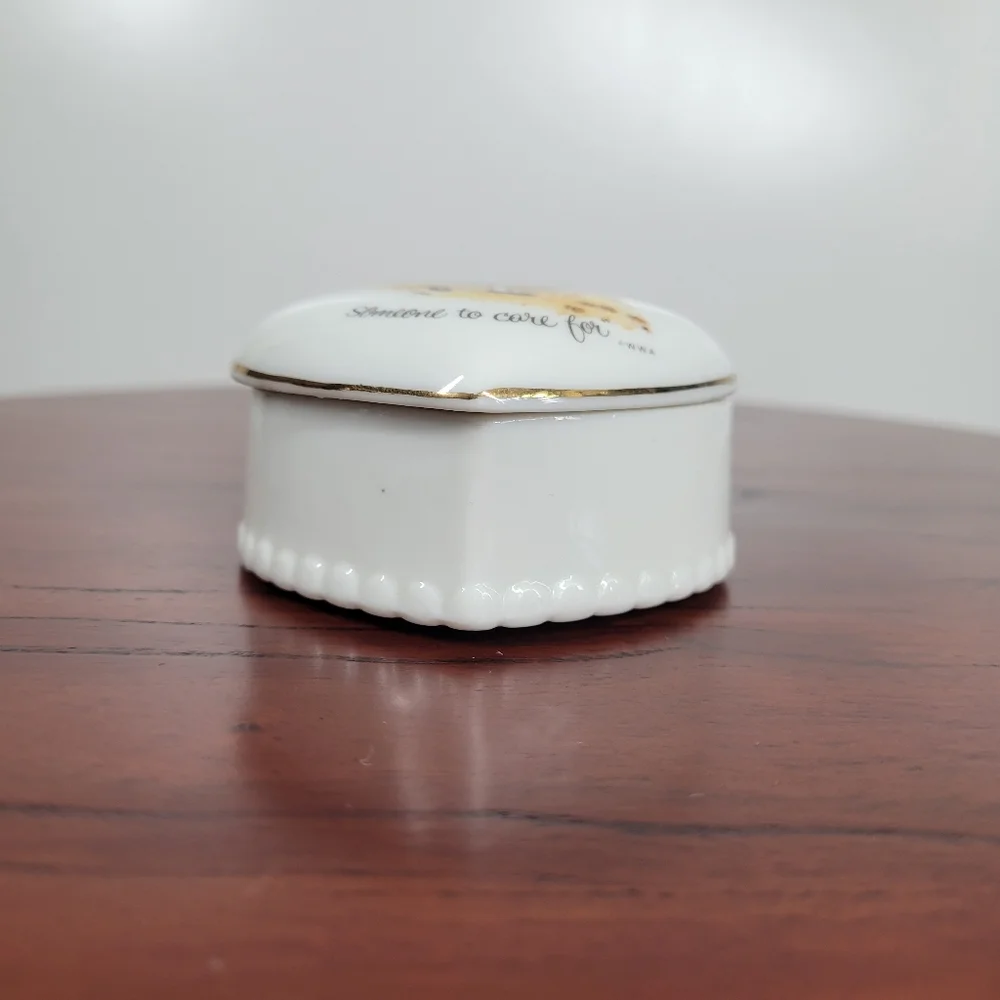 Holly Hobbie Heart Shaped Trinket Box Happiness Is Someone To Care For Vtg 1970s